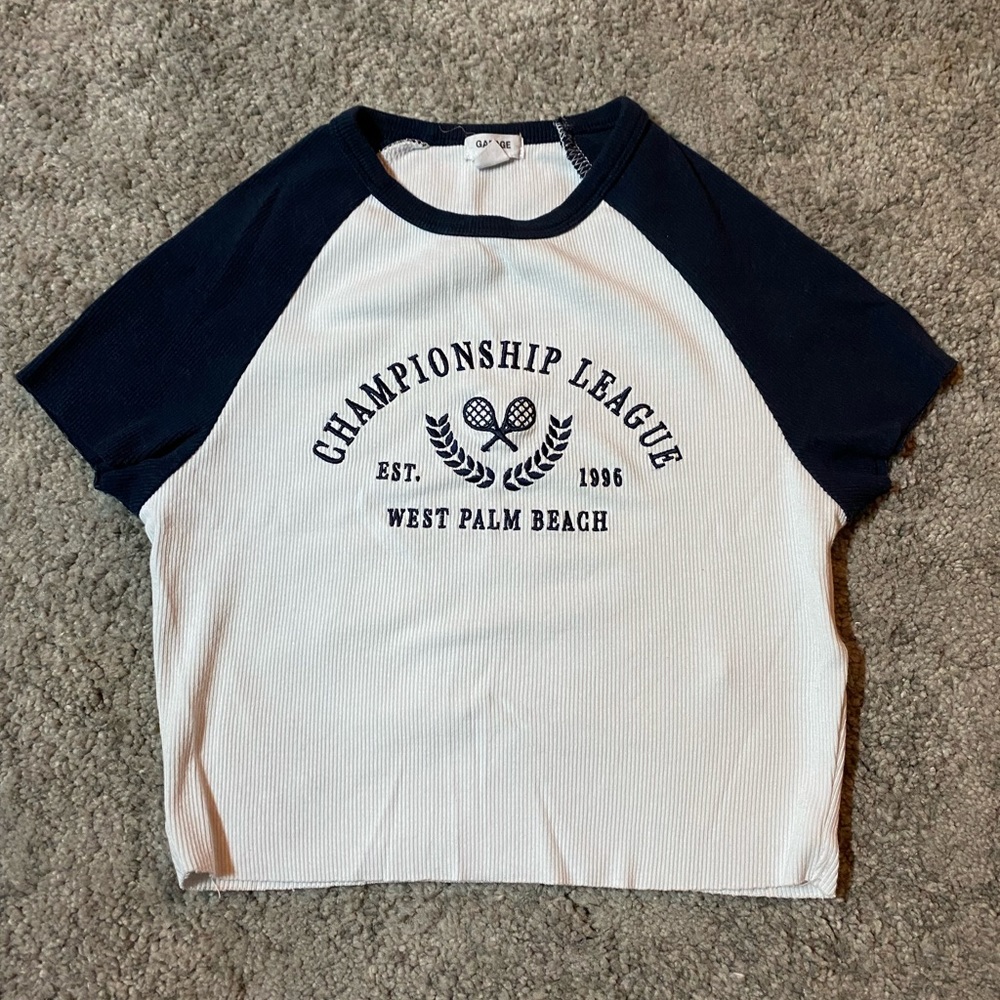 barely worn garage baby tee !!